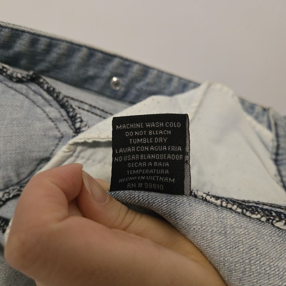 Cropped Denim Jacket - Picture 5 of 9
